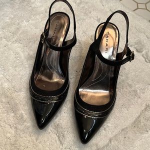 Tahari Alycia heels size 7